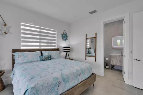 Bedroom - 211 Bruce Ct, Marathon, FL 33050 photo 2 of 14