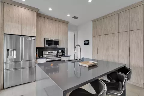 Kitchen - 211 Bruce Ct, Marathon, FL 33050 photo 3 of 7