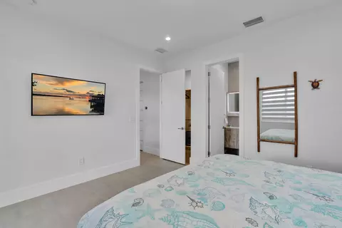 Bedroom - 211 Bruce Ct, Marathon, FL 33050 photo 13 of 14