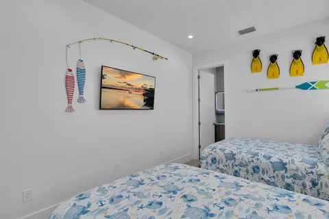 Bedroom - 211 Bruce Ct, Marathon, FL 33050 photo 6 of 14