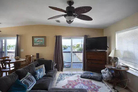Living - 25 Puerta Dr, Key West, FL 33040 photo 2 of 4