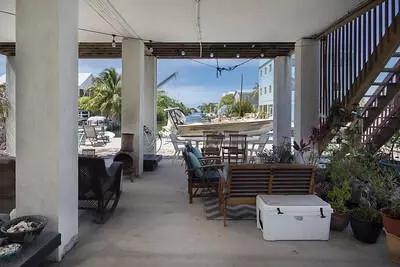 Exterior - 25 Puerta Dr, Key West, FL 33040 photo 5 of 7