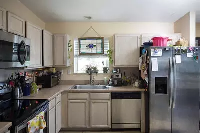 Kitchen - 25 Puerta Dr, Key West, FL 33040 photo 1 of 3