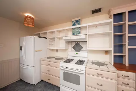 Kitchen - 103 Key Haven Rd, Key West, FL 33040 photo 3 of 5
