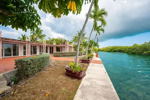 Exterior - 103 Key Haven Rd, Key West, FL 33040 photo 2 of 11