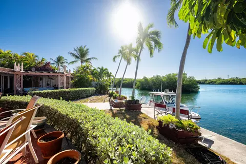 Exterior - 103 Key Haven Rd, Key West, FL 33040 photo 5 of 11