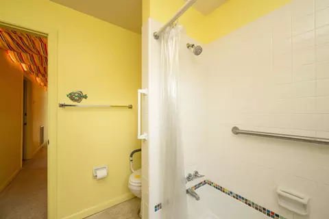 Bath - 103 Key Haven Rd, Key West, FL 33040 photo 6 of 7