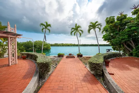 Exterior - 103 Key Haven Rd, Key West, FL 33040 photo 3 of 11