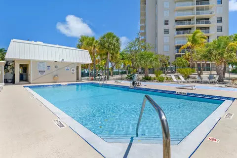 2000 Coco Plum Dr #106, Marathon, FL 33050