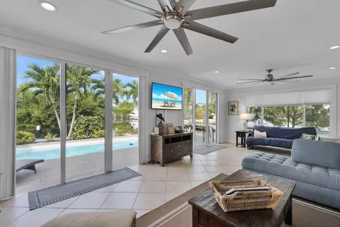 Living - 64 Tingler Ln, Marathon, FL 33050 photo 3 of 5