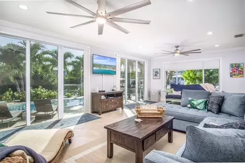 Living - 64 Tingler Ln, Marathon, FL 33050 photo 2 of 5