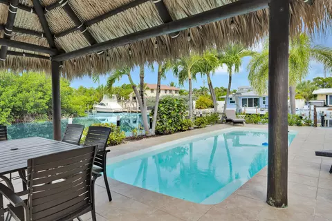 Exterior - 64 Tingler Ln, Marathon, FL 33050 photo 7 of 14