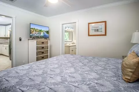 Bedroom - 64 Tingler Ln, Marathon, FL 33050 photo 1 of 12