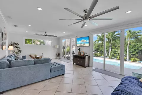 Living - 64 Tingler Ln, Marathon, FL 33050 photo 5 of 5