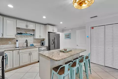 Kitchen - 64 Tingler Ln, Marathon, FL 33050 photo 3 of 5
