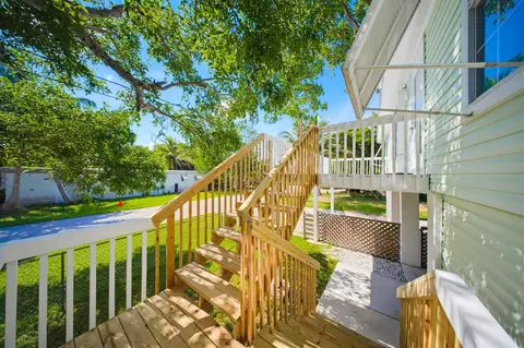 Exterior - 31054 Avenue J, Big Pine Key, FL 33043 photo 3 of 19