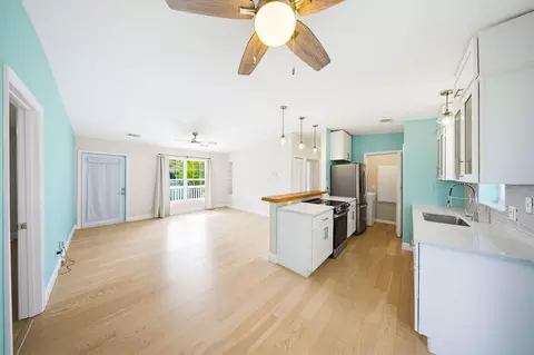 Living - 31054 Avenue J, Big Pine Key, FL 33043 photo 3 of 5