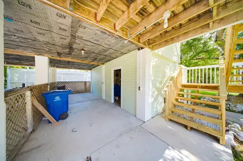 Exterior - 31054 Avenue J, Big Pine Key, FL 33043 photo 10 of 19