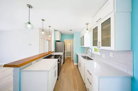 Kitchen - 31054 Avenue J, Big Pine Key, FL 33043 photo 1 of 5