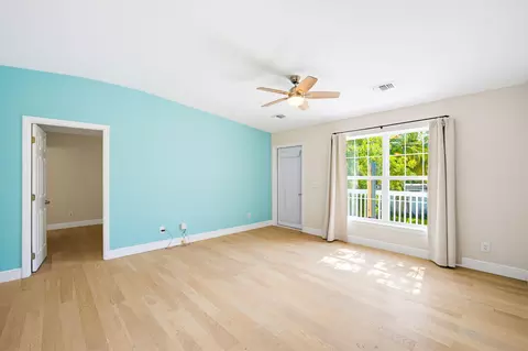 Living - 31054 Avenue J, Big Pine Key, FL 33043 photo 5 of 5