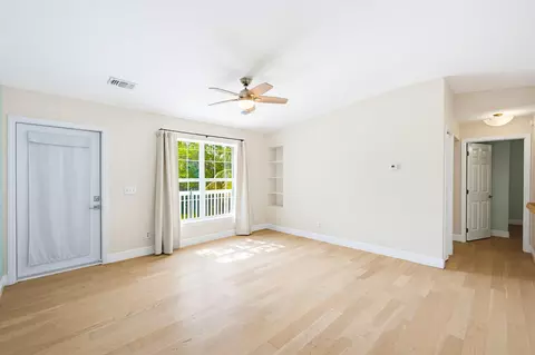 Living - 31054 Avenue J, Big Pine Key, FL 33043 photo 4 of 5