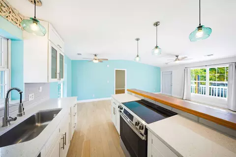 Kitchen - 31054 Avenue J, Big Pine Key, FL 33043 photo 5 of 5
