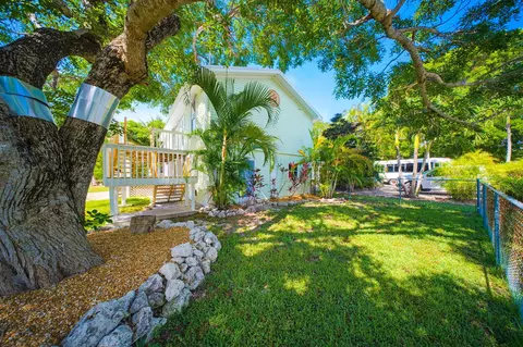 Exterior - 31054 Avenue J, Big Pine Key, FL 33043 photo 15 of 19