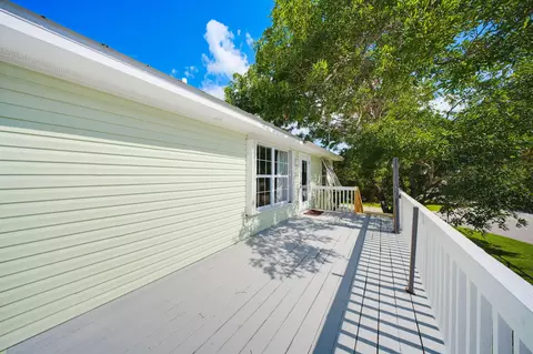 Exterior - 31054 Avenue J, Big Pine Key, FL 33043 photo 6 of 19