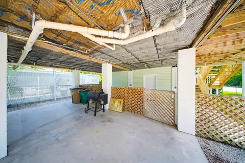 Exterior - 31054 Avenue J, Big Pine Key, FL 33043 photo 8 of 19
