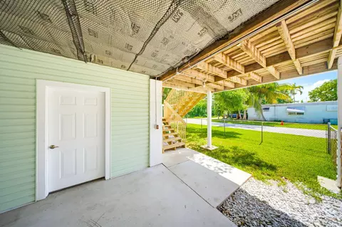 Exterior - 31054 Avenue J, Big Pine Key, FL 33043 photo 9 of 19