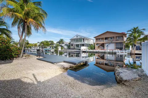 Exterior - 126 3rd Ln, Key Largo, FL 33037 photo 4 of 12