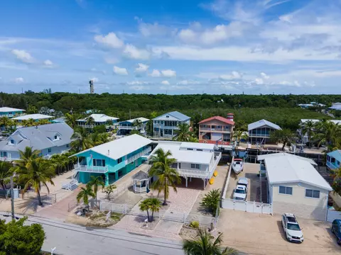 View/Area - 126 3rd Ln, Key Largo, FL 33037 photo 1 of 6