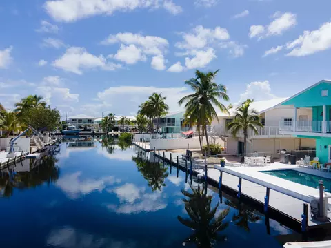 View/Area - 126 3rd Ln, Key Largo, FL 33037 photo 2 of 6
