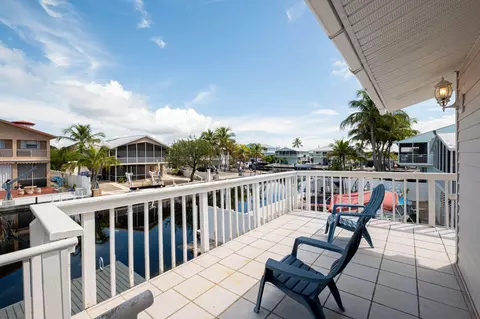 Exterior - 126 3rd Ln, Key Largo, FL 33037 photo 9 of 12