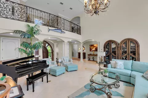 Living - 119 Coco Plum Dr, Marathon, FL 33050 photo 2 of 4