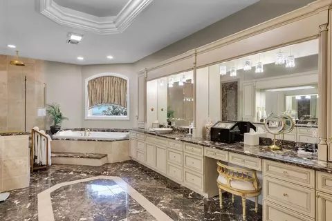 Bath - 119 Coco Plum Dr, Marathon, FL 33050 photo 3 of 6