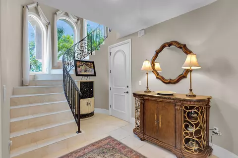 Entry Way - 119 Coco Plum Dr, Marathon, FL 33050 photo 2 of 3