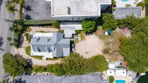 View/Area - 901 Eisenhower Dr, Key West, FL 33040 photo 4 of 6