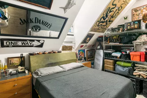 Bedroom - 901 Eisenhower Dr, Key West, FL 33040 photo 1 of 3