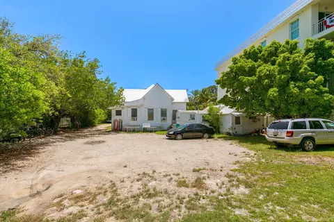 Exterior - 901 Eisenhower Dr, Key West, FL 33040 photo 11 of 18