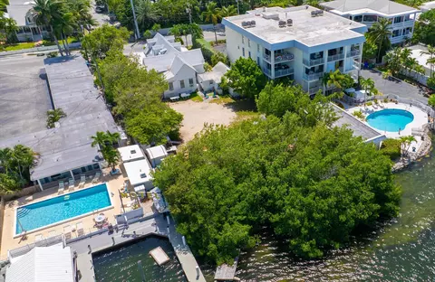 View/Area - 901 Eisenhower Dr, Key West, FL 33040 photo 5 of 6
