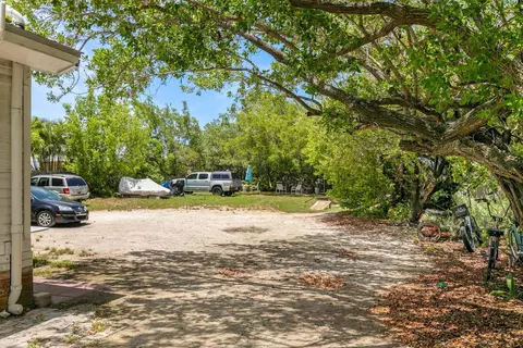 Exterior - 901 Eisenhower Dr, Key West, FL 33040 photo 18 of 18