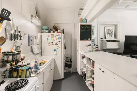 Kitchen - 901 Eisenhower Dr, Key West, FL 33040 photo 3 of 5