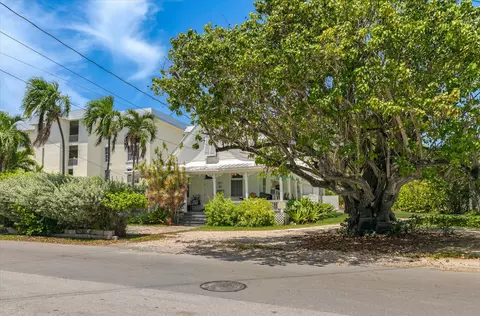 Exterior - 901 Eisenhower Dr, Key West, FL 33040 photo 3 of 18