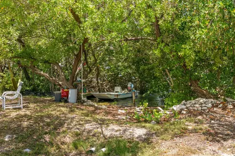 Exterior - 901 Eisenhower Dr, Key West, FL 33040 photo 12 of 18