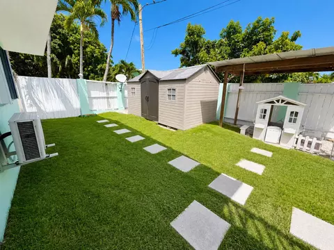 Exterior - 322 3rd Rd, Key Largo, FL 33037 photo 8 of 16