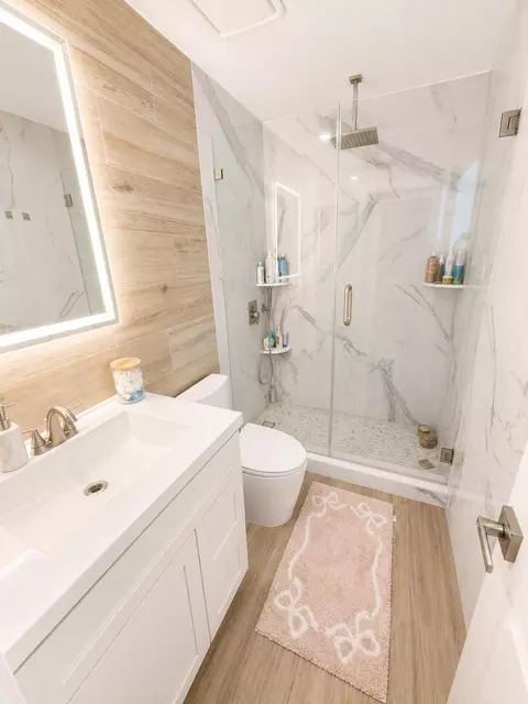 Bath - 322 3rd Rd, Key Largo, FL 33037 photo 1 of 6