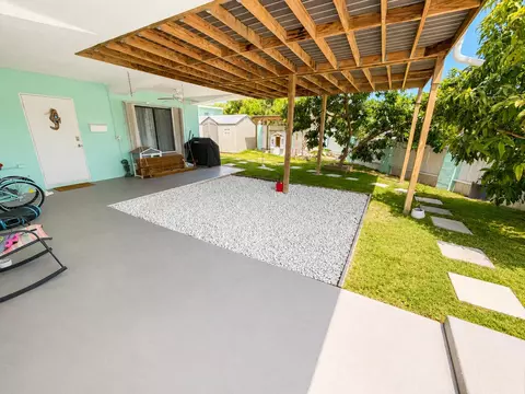 Exterior - 322 3rd Rd, Key Largo, FL 33037 photo 5 of 16