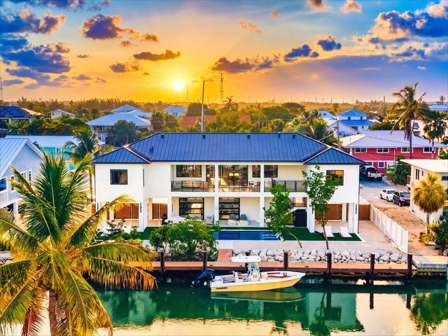300 N Anglers Dr, Marathon, FL 33050