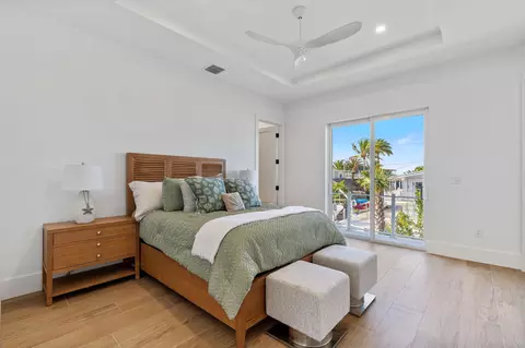 Bedroom - 1002 Snapper Ln, Key Largo, FL 33037 photo 6 of 7